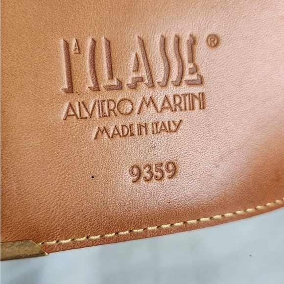 Alviero Martini Geo Classic 1’Classe Document holder/DOES NOT FIT A PASSPORT - Picture 9 of 10